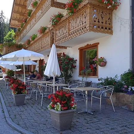 Hotell Les Sapins La Clusaz